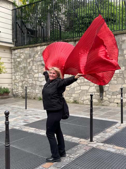 The voice of Montmartre is a must-see in Paris - Place des Abbesses: the heart of the stories, with songs woven in