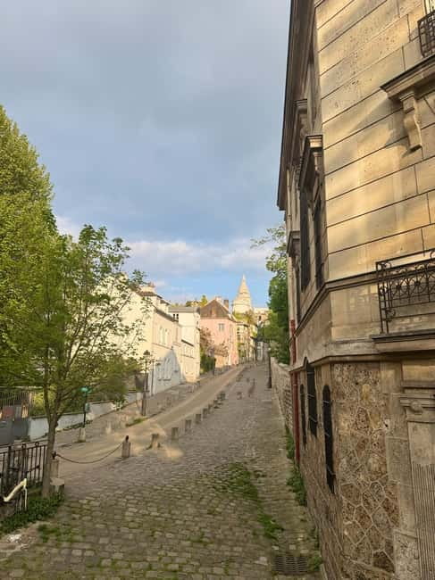The voice of Montmartre is a must-see in Paris - The route uphill: listening to Montmartre as you move