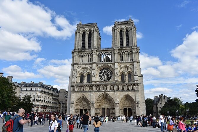 Tour guide in Paris - Visit Paris with your official guide ! - Aix-en-Provence: Art Connections You Can Feel in the Streets
