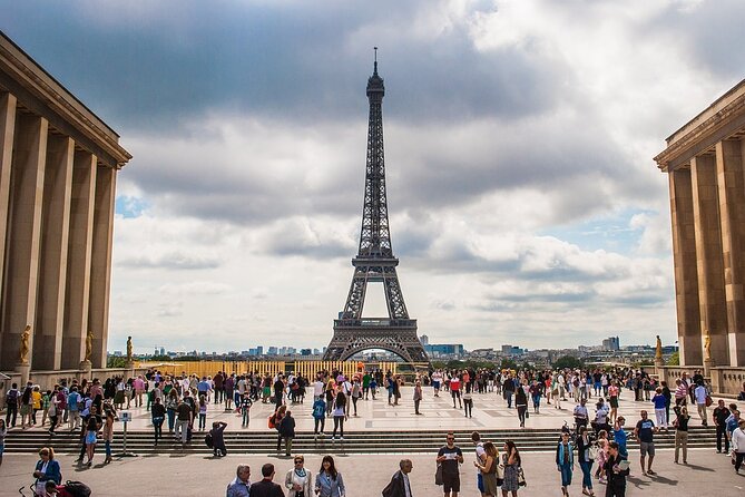 Tour guide in Paris - Visit Paris with your official guide ! - Transfers and a Private, Air-Conditioned Car Change the Math