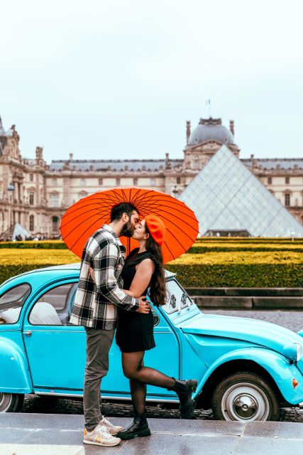 Tour of Paris in Citroën 2CV - Guides in English, French, or Spanish, and the Private Advantage