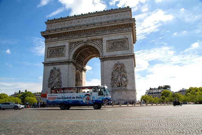 Tours of Paris and the Hauts-de-Seine in an Amphibious Bus - On board Marcel le Canard: Napoleonic anecdotes and a perfect Eiffel Tower moment