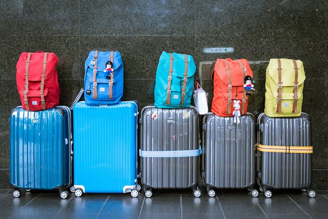 Transfer between Paris and airports CDG/ORLY/LBG (Van 8pax) - Comfort on Day One: Child Seat, Water, and Vehicle Cleanliness