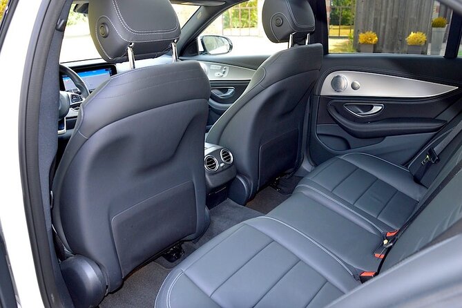 Transfer from Orly/CDG/LBG Airport to Paris (E-Class 2pax) - Timing in the real world: 45 minutes to 1 hour