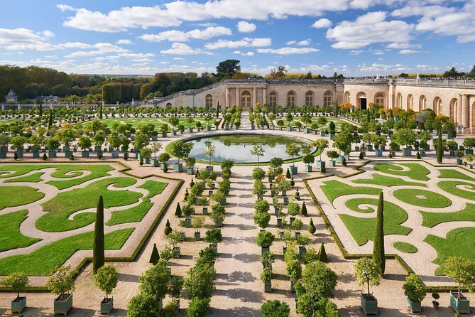 Transfers between Paris and Paris Airports/Disneyland/Versailles - Optional Giverny, and the value of flexible drop-offs