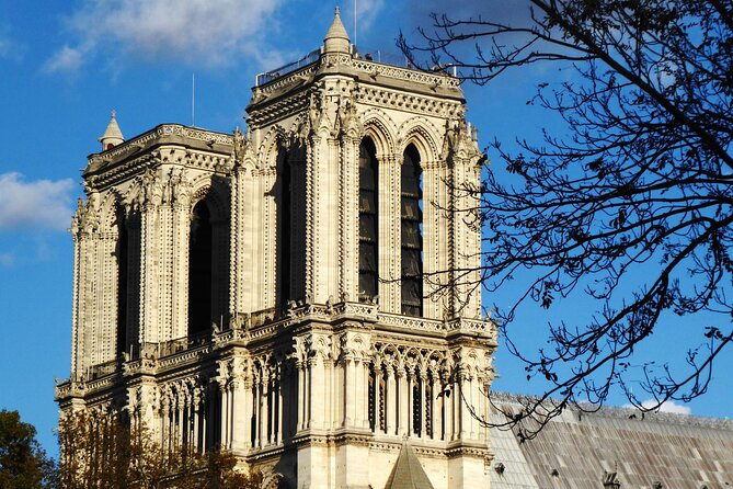 Treasure Hunt in Paris – From the Panthéon to the Louvre - The Notre-Dame area, and the puzzle that pulls you across the Seine