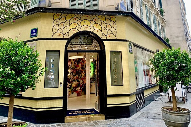 Trendy Marais, smartphone audioguided walking tour - Stop 3: Rue Pavée, an ancient library site and a 1,000-year-old wall