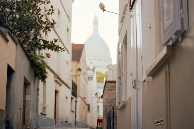Undercover Montmartre: Led By Locals-Dine At Secluded Brasserie - Cafe des deux Moulins and the Amélie Connection