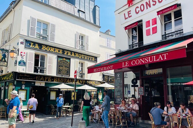 Unique Montmartre photo tour with VOGUE photographer - Price and value for a 1-hour private session at $177.52
