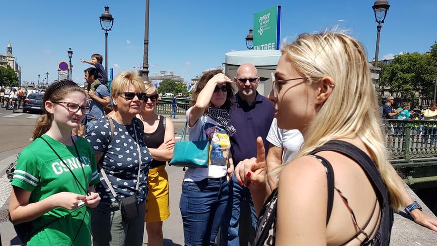 Unique Walking Tour of Great Women in Parisian History - Practical tips to make this walk easier on your body and your schedule