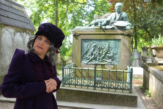 Unusual 2-hour guided tour of the Père Lachaise cemetery - Why the pace feels right (and why people say the time flies)