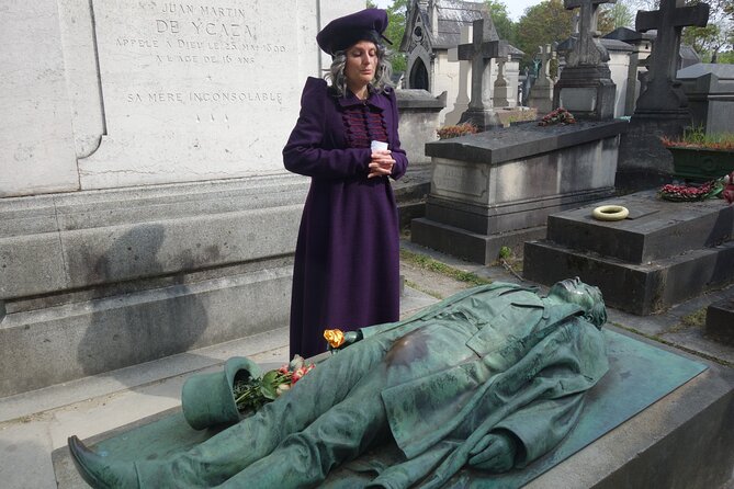 Unusual 2-hour guided tour of the Père Lachaise cemetery - What kind of traveler this suits best