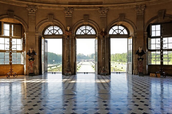 Vaux-le-Vicomte Castle Day Trip with Chateaubus Shuttle - Gardens and carriage museum: beautiful walking, seasonal reality