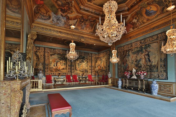 Vaux-le-Vicomte Castle Day Trip with Chateaubus Shuttle - Price and logistics: the real value is what you do not have to plan