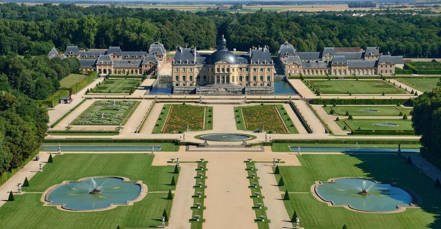 Vaux le Vicomte Chateau Entry Ticket and Chateaubus Transfer - Arrival at Vaux-le-Vicomte: Ticket Entry and How the Visit Flows