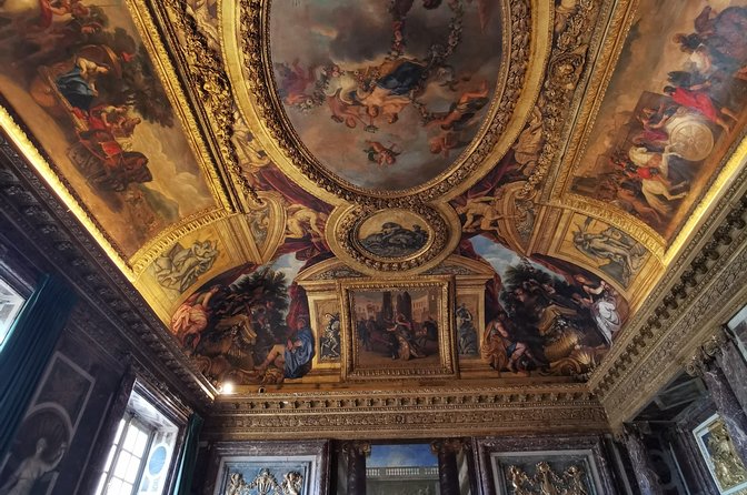 Versailles and Chartres Private Day Tour from Paris - Chartres Cathedral guided visit: short time, strong payoff