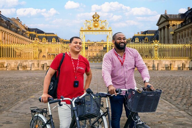 Versailles Bike Tour from Paris w. Gardens & Entry Tickets - Bikes, helmets, and riding comfort in the Royal grounds