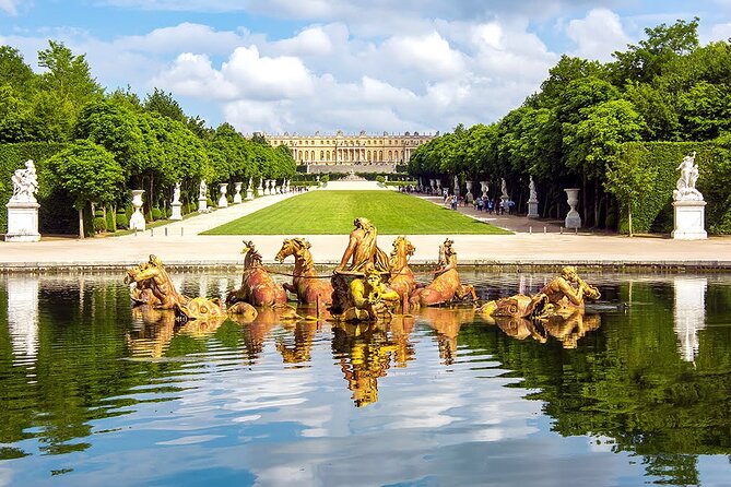 VERSAILLES CASTLE Round-Trip Transfer from Paris by Luxury Van - Price and value: is $210.24 per person worth it?