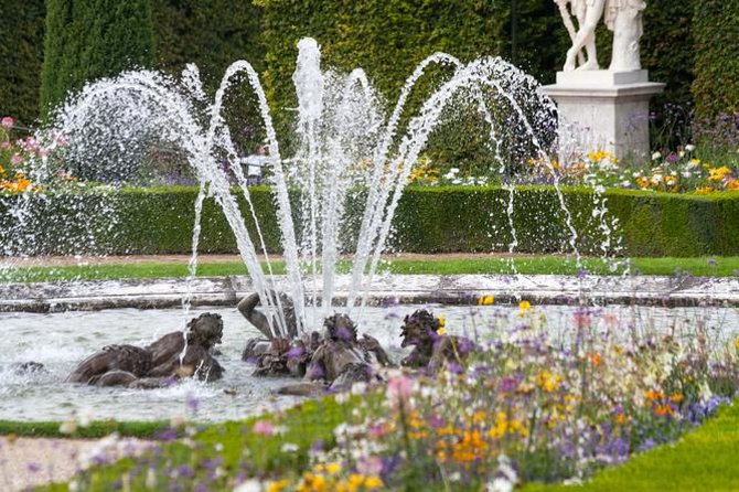 Versailles Château and Gardens Walking Tour from Paris by Train - Summer fountain displays and musical gardens, when offered