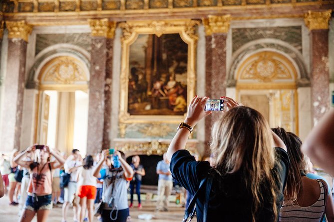 Versailles Château and Gardens Walking Tour from Paris by Train - Guides make the difference, and you can feel it