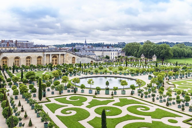 Versailles Domain Audio Guided Half Day Tour from Paris - Your phone audio setup: bring headphones and plan for spotty reception