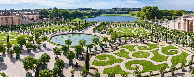 Versailles Domain Small-Group Guided Tour from Paris - Gardens du Chateau de Versailles: one hour of walking, with big scenery payoff