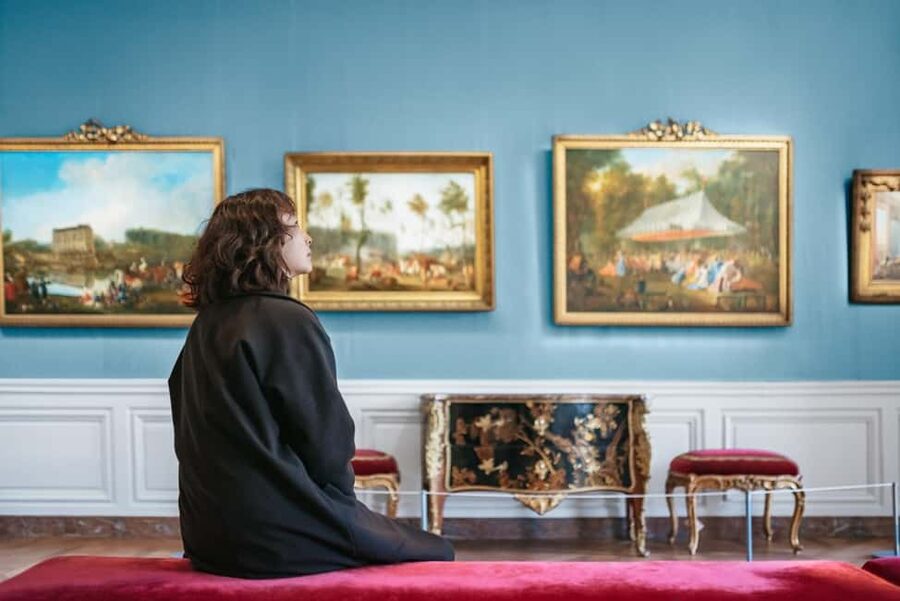 Versailles: Entry ticket & Private Apartments VIP Tour - Before You Go, The Meeting Point Is the Real Versailles Boss Fight