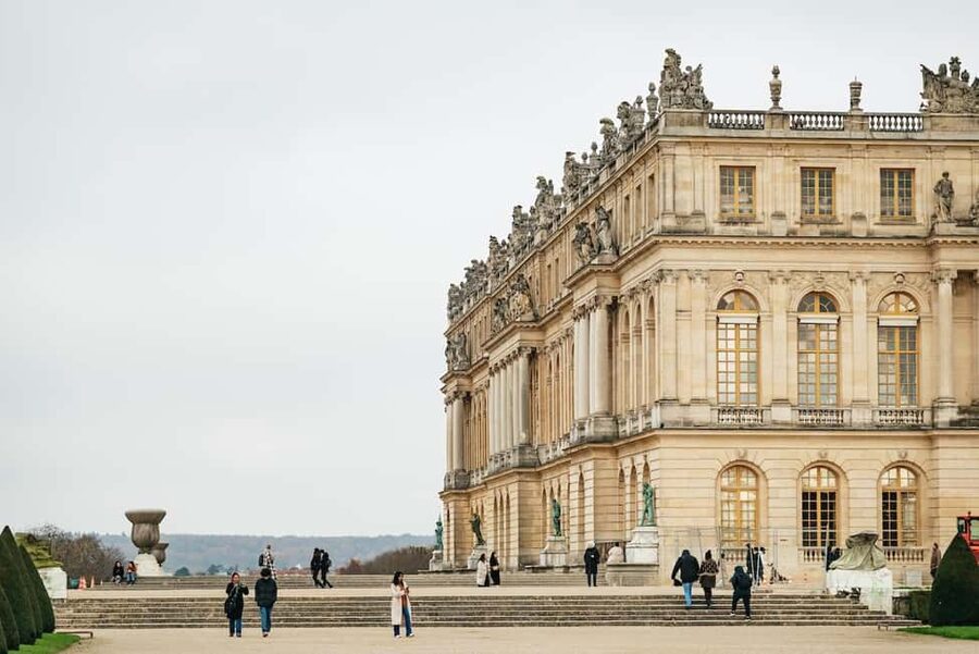 Versailles: Entry ticket & Private Apartments VIP Tour - Then You Move Into the State Apartments and the Palace’s Public Life