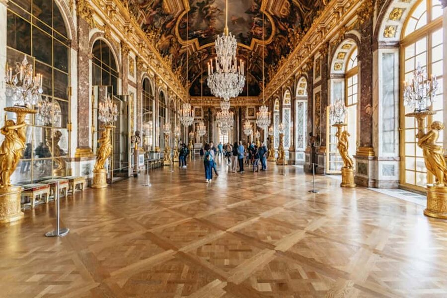 Versailles: Entry ticket & Private Apartments VIP Tour - What You Don’t Get, Gardens and Trianon Are Not Included