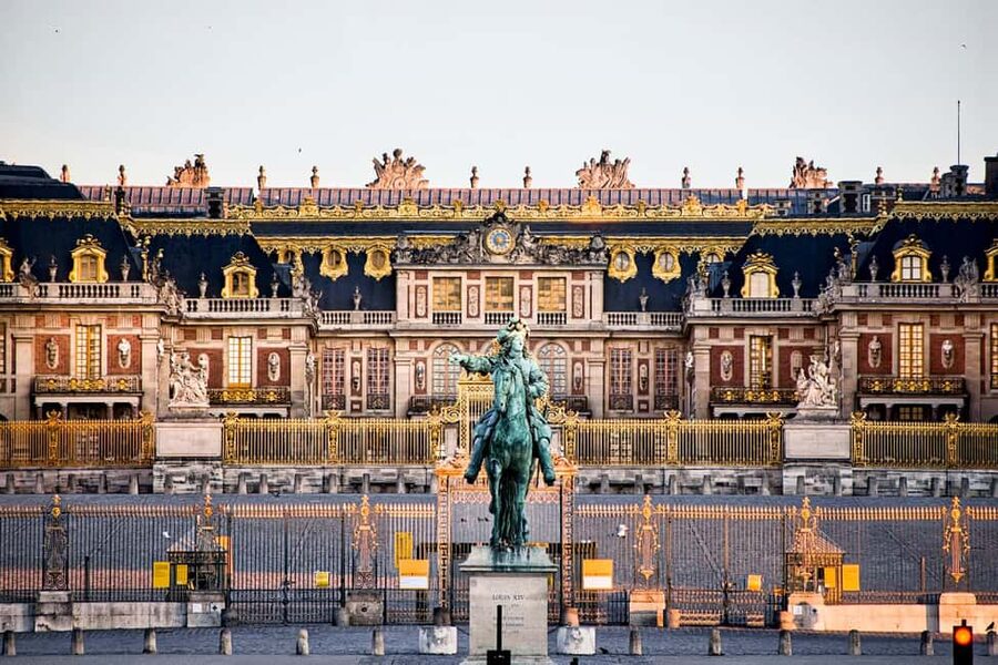 Versailles: Entry ticket & Private Apartments VIP Tour - Who Should Book This Versailles VIP Tour