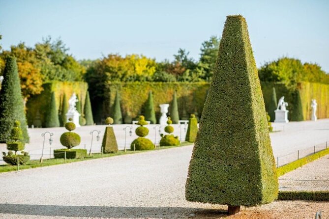 Versailles & Louvre Museum: All-Inclusive Semi Private Tour - Meeting at the Louis XIV statue, then heading straight into Versailles