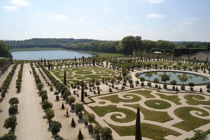 Versailles & Louvre Museum: All-Inclusive Semi Private Tour - The ride to Paris plus a real lunch break in the city