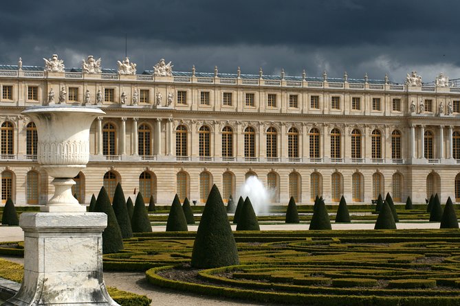 Versailles Palace 4h Tour (Skip the Line Ticket & Licensed Guide) - Private tour dynamics: small group, clearer listening, less wandering