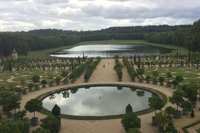 Versailles Palace and Garden Tour with Paris Private Transfers - What the driver does (and what it means for you)