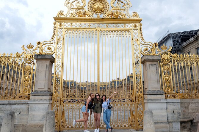 Versailles Palace and Gardens Tour from Paris - The Hall of Mirrors stop: the 357 mirrors that do more than look shiny