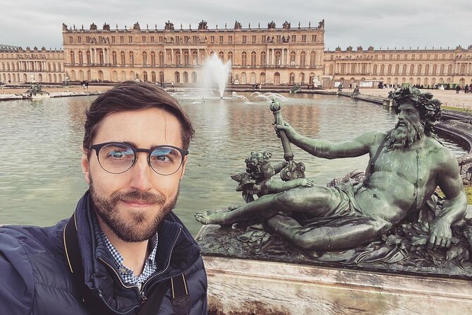 Versailles Palace Family Tour with Private Transfers and Lunch - Audio guide plus expert guiding, for a pace your family controls