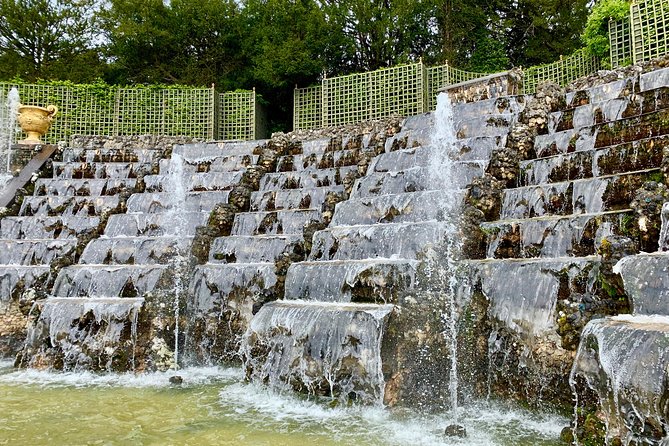 Versailles Palace & Gardens Audio Tour - Private Transportation - Audio-guide vs live guiding inside the Palace