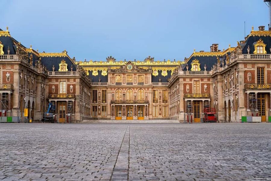 Versailles: Palace & Gardens Guided Tour with Entry Tickets - Skip-the-line Versailles entry, timed to the minute