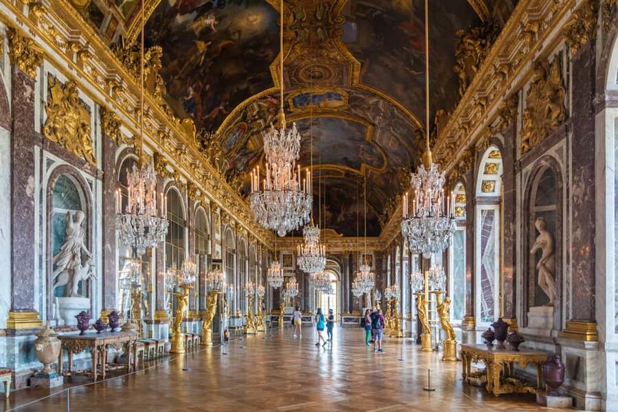 Versailles: Palace & Gardens Guided Tour with Entry Tickets - Meeting at the Louis XIV statue: how the tour starts