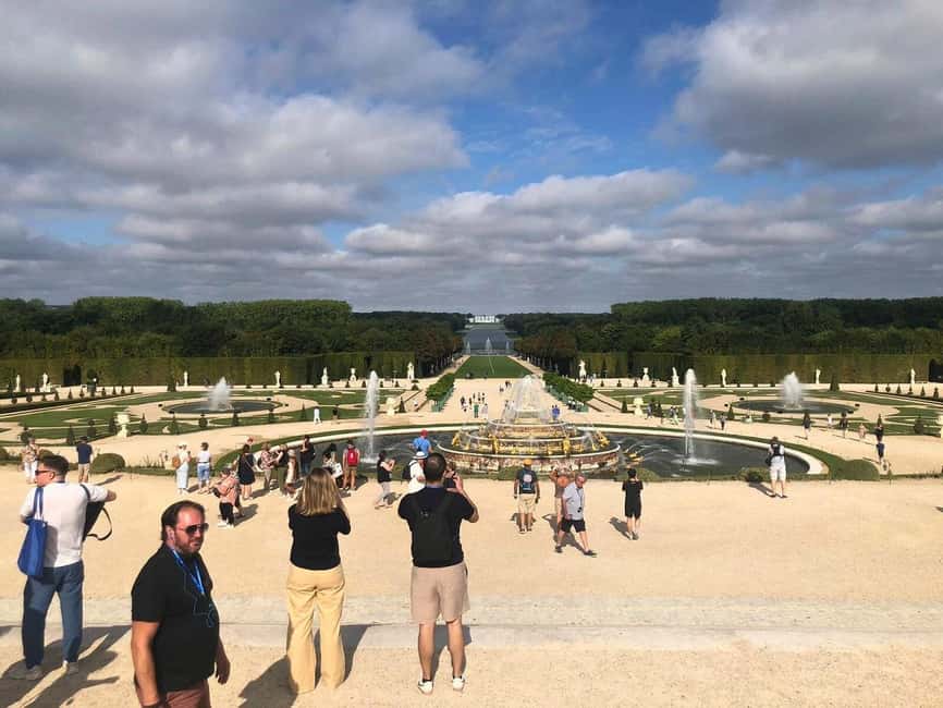 Versailles: Palace & Gardens Guided Tour with Entry Tickets - A small-group guide makes the rooms easier to read