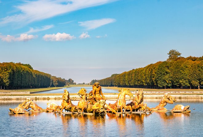 Versailles Palace Guided Day Tour and Trianon from Paris - Trianons and Queen’s Hamlet: The Private Retreat Portion