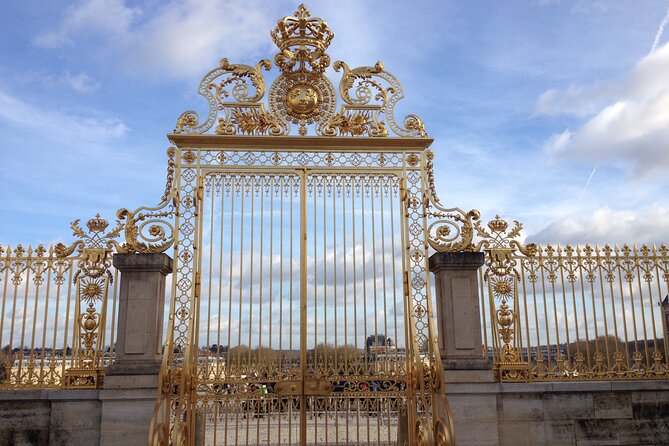 Versailles Palace Guided Tour with Reserved Entry - Meeting Point Near Versailles Château Rive Gauche, Then Straight Inside