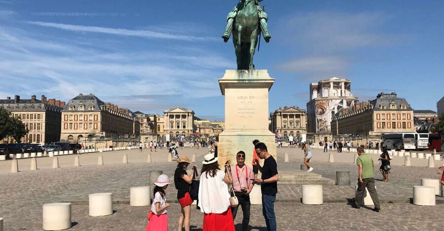 Versailles: Palace Guided Tour with Skip-the-Line Ticket - What the 90-minute palace tour actually covers