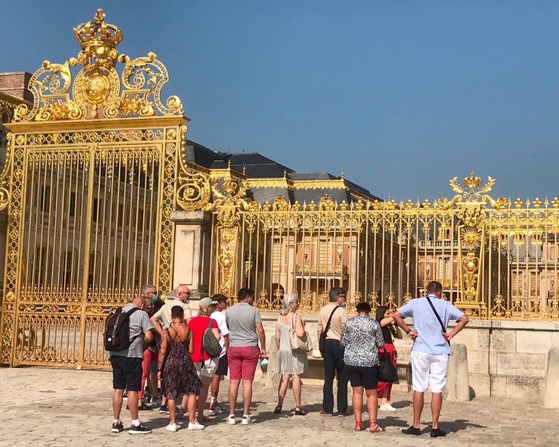 Versailles: Palace Guided Tour with Skip-the-Line Ticket - Finding your group fast at the Statue of Louis XIV