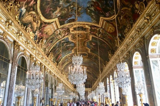 Versailles Palace & Marie-Antoinette's Estate Private Guided Tour with Lunch - Gardens time with 55 fountains on the plan, and the reality of fountain schedules