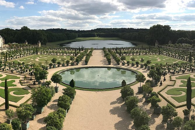 Versailles Palace & Marie-Antoinette's Estate Private Guided Tour - The lunch break: part of the strategy, not filler