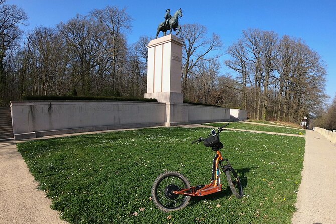 Versailles: Path of the Heroes on original electrics 2 wheels - Stop 1: Memorial de LEscadrille La Fayette and the WWI American link