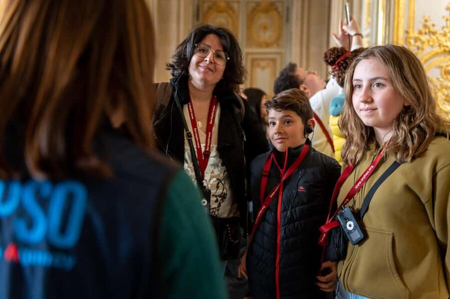 Versailles: Private Family Tour of Palace w/ Reserved Entry - Private guide in your language, but watch for comfort level