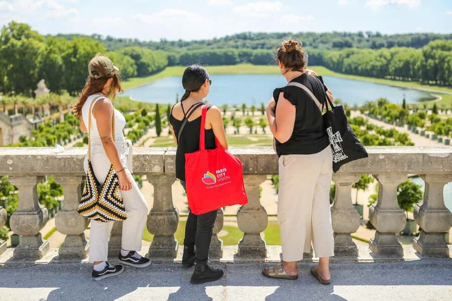 Versailles Private Half-Day Guided Tour from Paris - Inside the Château: Royal Apartments, the Queen’s rooms, and the Palace story