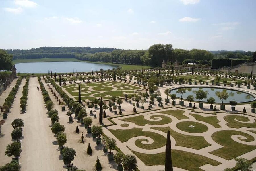 Versailles: Royal Palace & Gardens Private Golf Cart Tour - Meeting Point, Security, and the Clock You Need to Respect